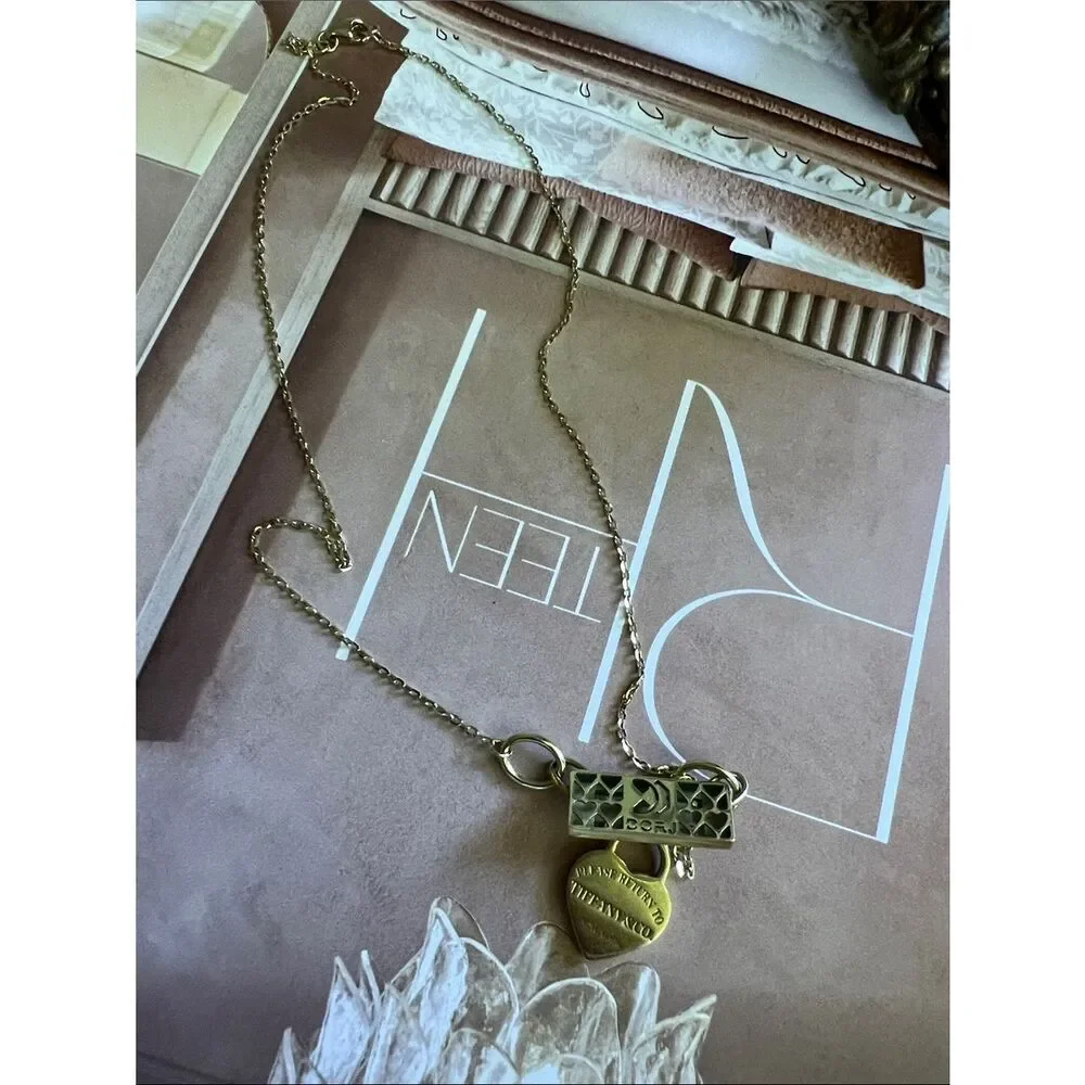 Gold Heart Padlock Necklace - Elegant Women’s Jewelry - Picture 6 of 6